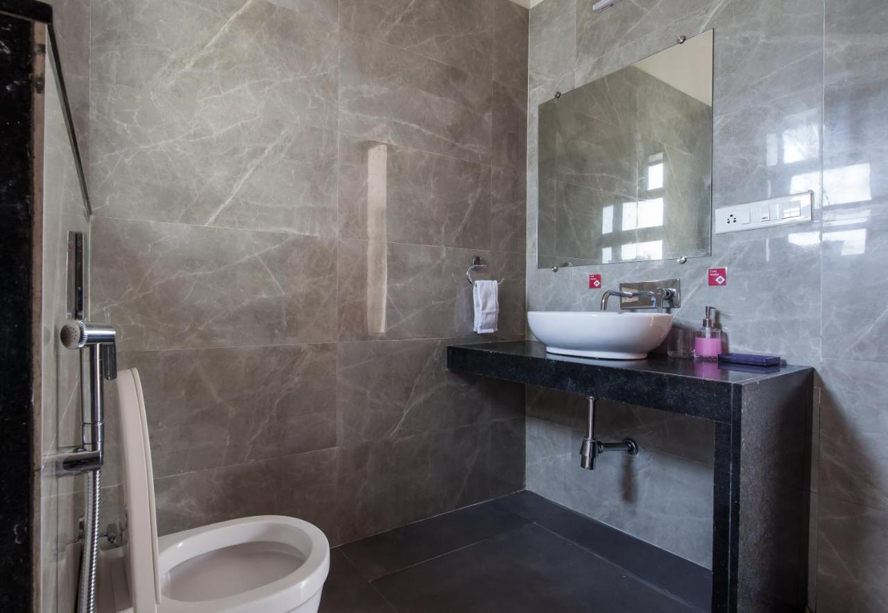 Stayvista'S Greenwoods Villa 10 - City-Center Villa With Private Pool, Terrace, Lift & Carrom Board Лонавала Экстерьер фото