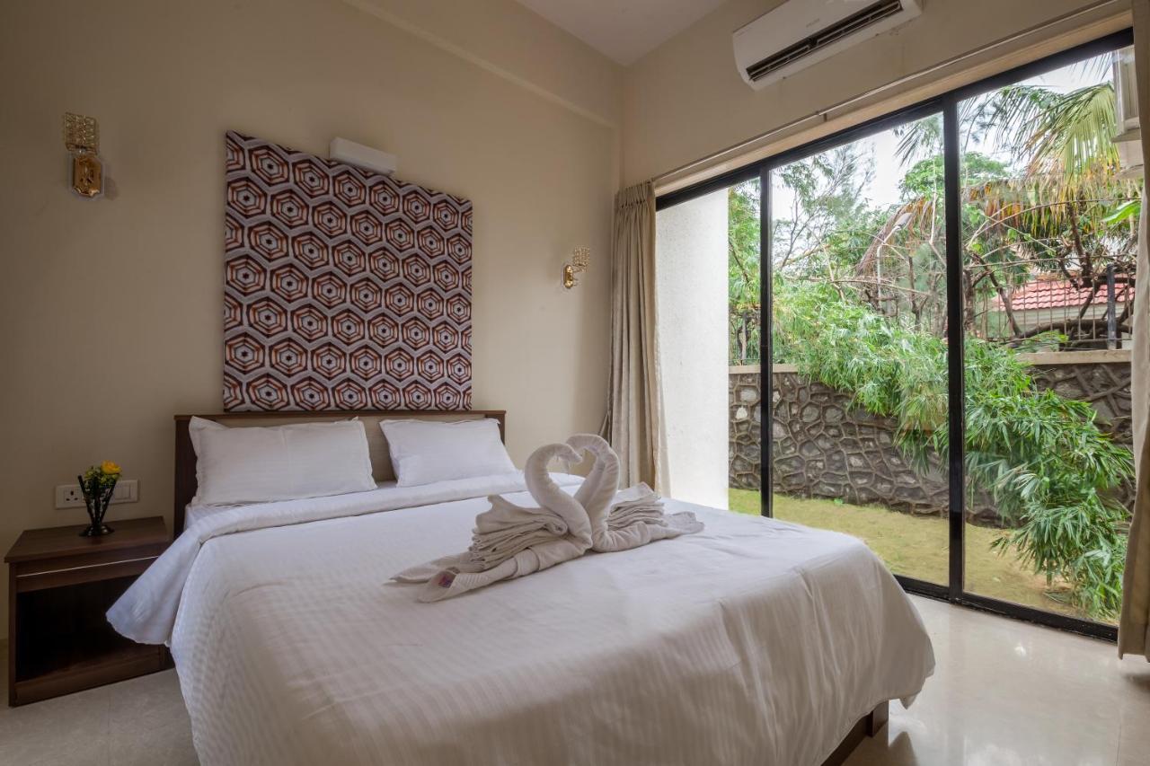 Stayvista'S Greenwoods Villa 10 - City-Center Villa With Private Pool, Terrace, Lift & Carrom Board Лонавала Экстерьер фото