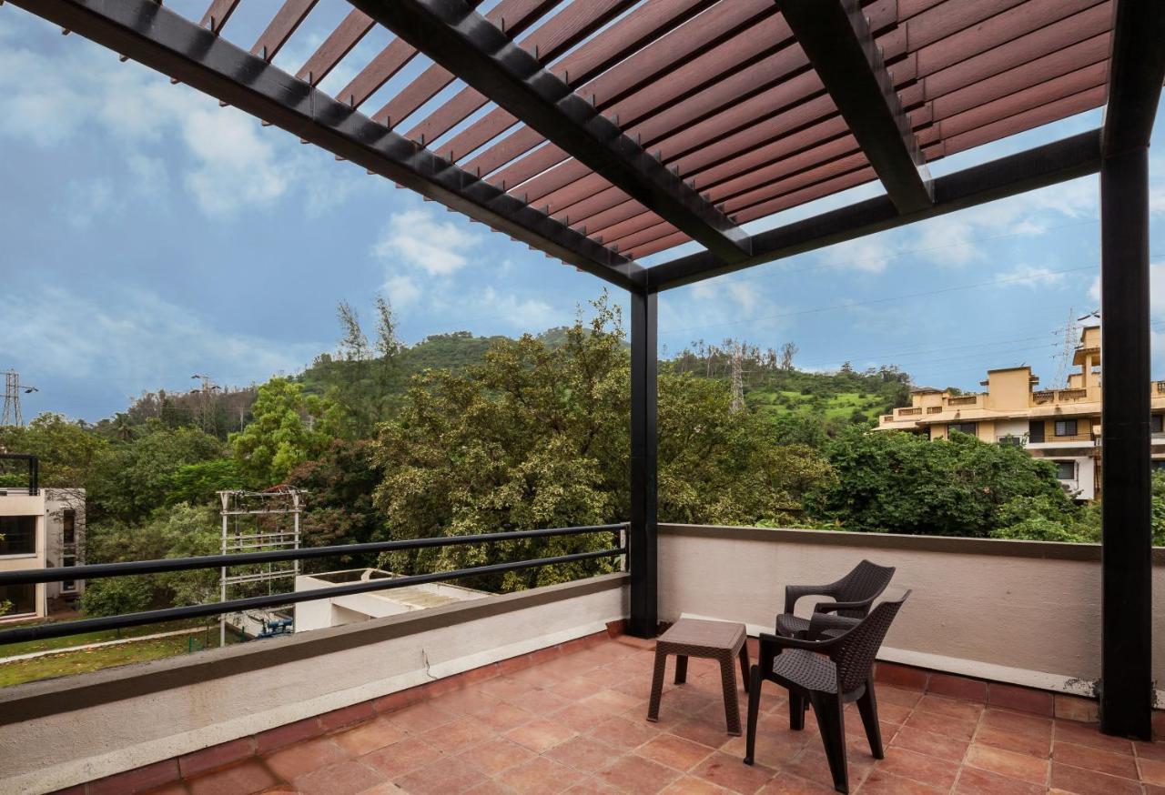 Stayvista'S Greenwoods Villa 10 - City-Center Villa With Private Pool, Terrace, Lift & Carrom Board Лонавала Экстерьер фото